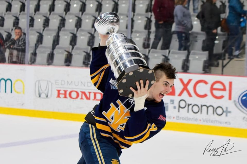 Mariners undefeated playoff run earns spot in Centennial Cup